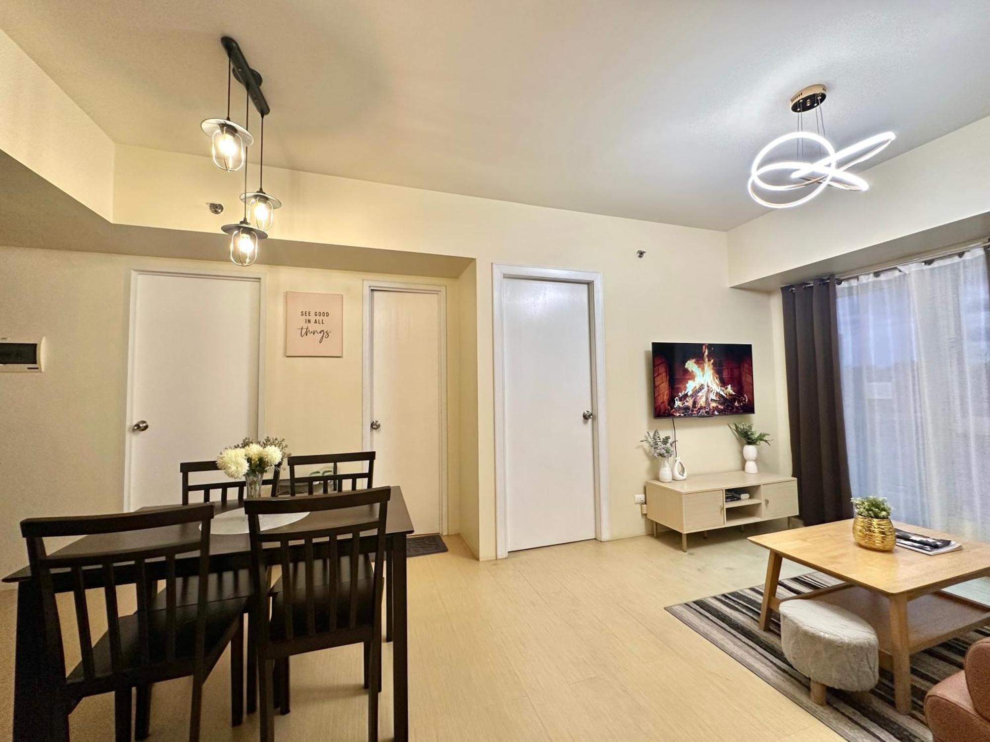 2-Bedroom Condo Unit With Balcony At Centrio Tower Beside Ayala Centrio Mall Downtown Cdo Cagayan de Oro Exterior photo